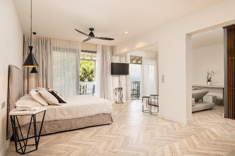 سوییت لوکس, Ino Hotel & Suites