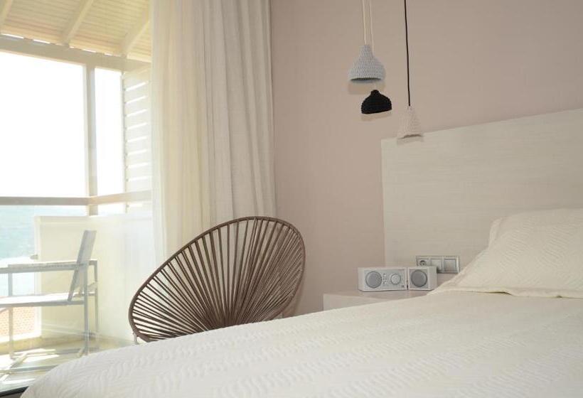 اتاق لوکس با چشم‌انداز دریا, Ino Hotel & Suites