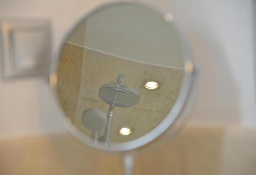 اتاق لوکس با چشمانداز دریا, Ino Hotel & Suites