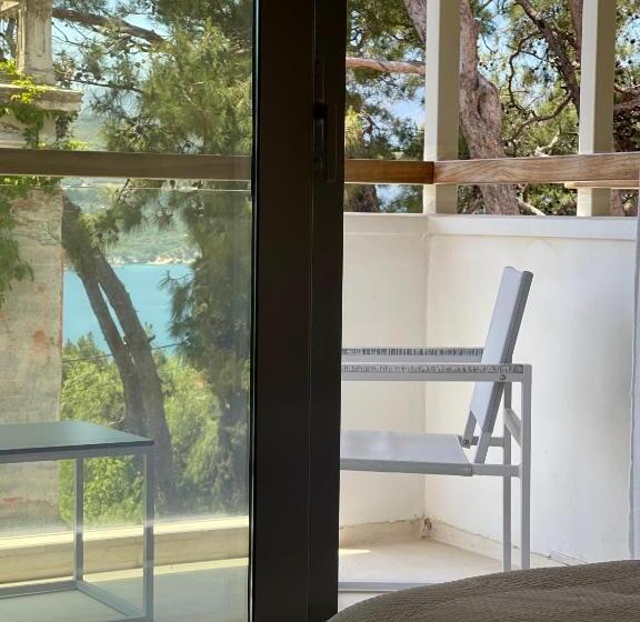 اتاق لوکس با بالکن, Ino Hotel & Suites