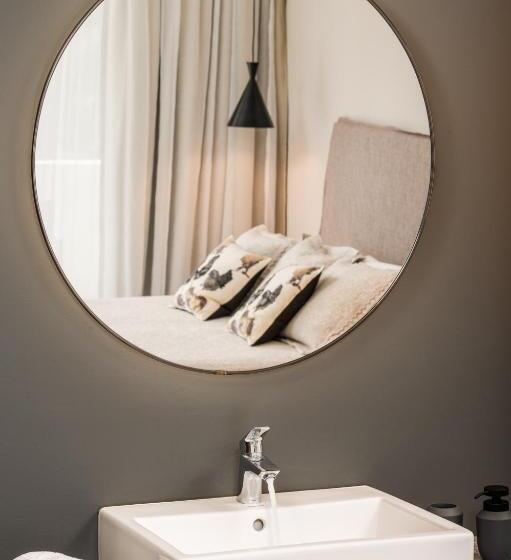 سوئیت با تخت بزرگ, Ino Hotel & Suites