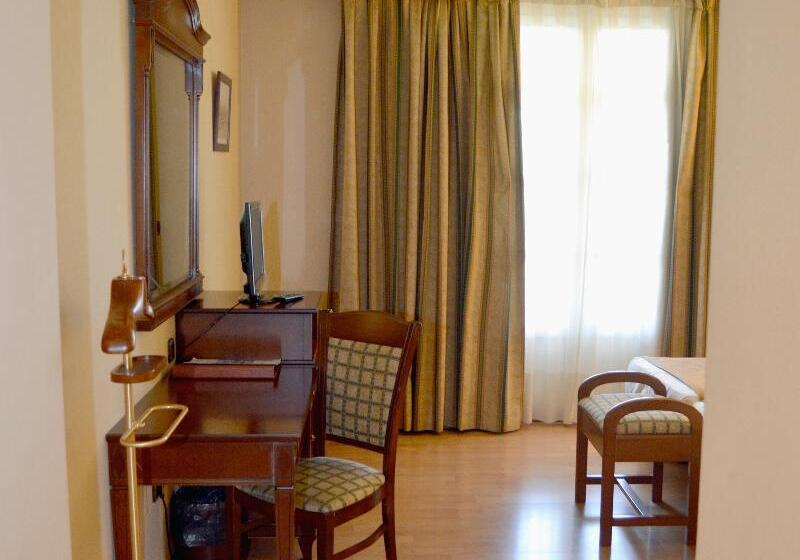 اتاق سوپریور, Lasa Sport