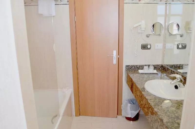 اتاق استاندارد, Lasa Sport