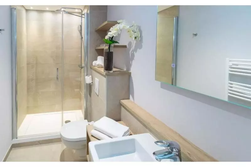 اتاق استاندارد یک نفره, Hôtel Des Marins