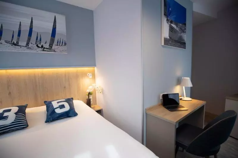 اتاق استاندارد یک نفره, Hôtel Des Marins