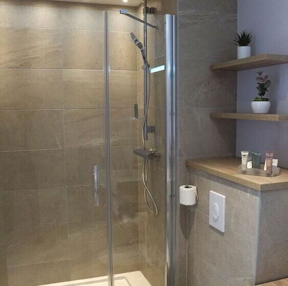 Номер Стандарт, Hôtel Des Marins