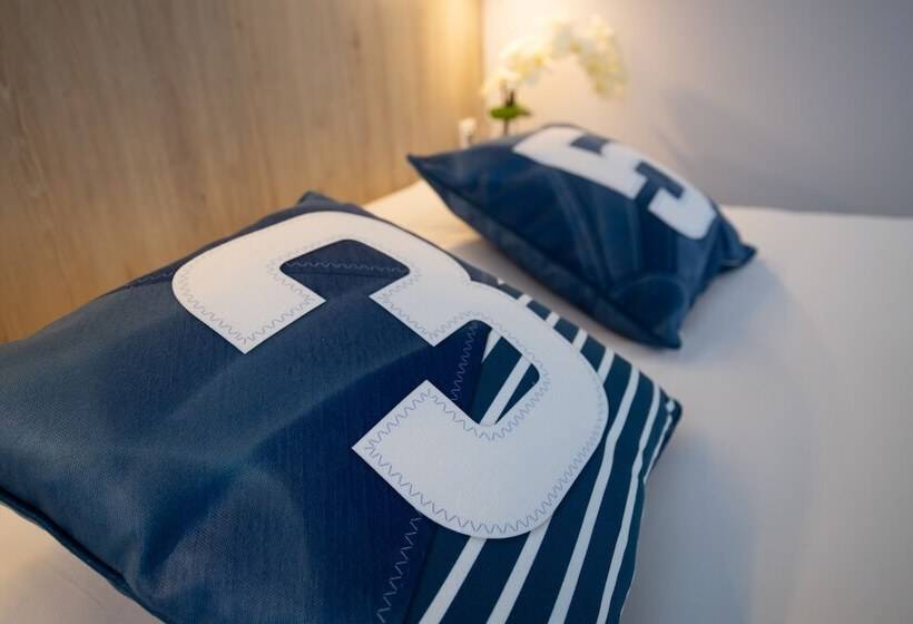 Номер Стандарт, Hôtel Des Marins