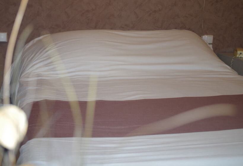 חדר קומפורט, The Originals City, Hôtel Le Savoy, Caen