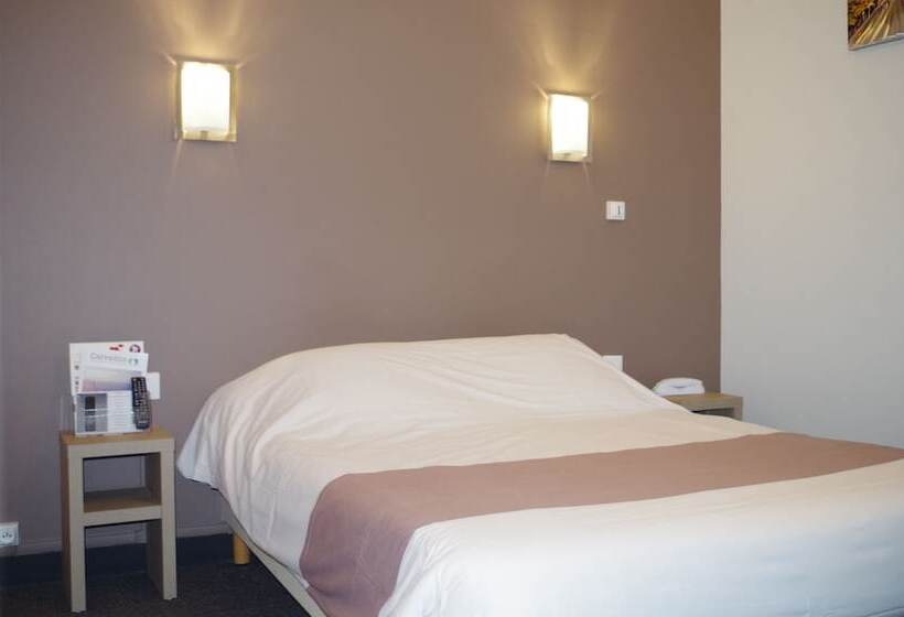 Номер Стандарт Трехместный, The Originals City, Hôtel Le Savoy, Caen