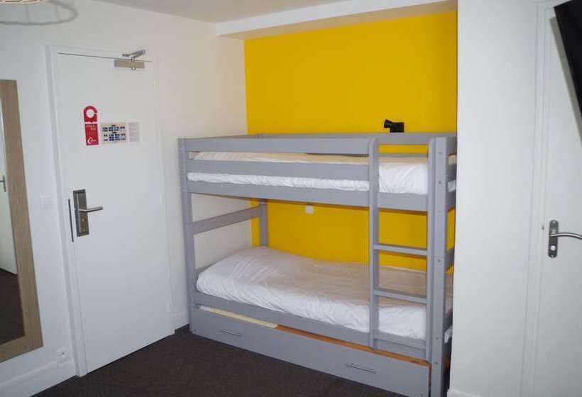 Четырехместный Номер Стандарт, The Originals City, Hôtel Le Savoy, Caen