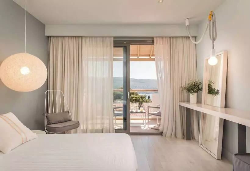 اتاق لوکس با چشم‌انداز دریا, Ino Hotel & Suites