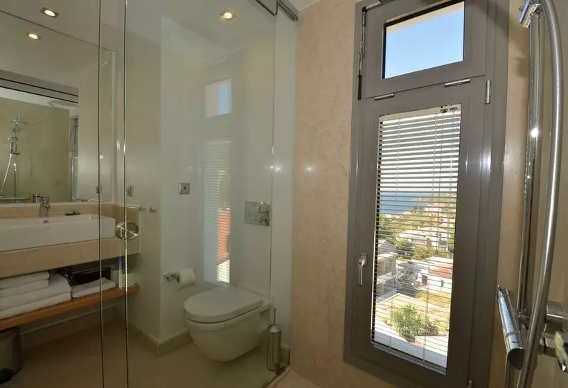 سوییت لوکس, Ino Hotel & Suites