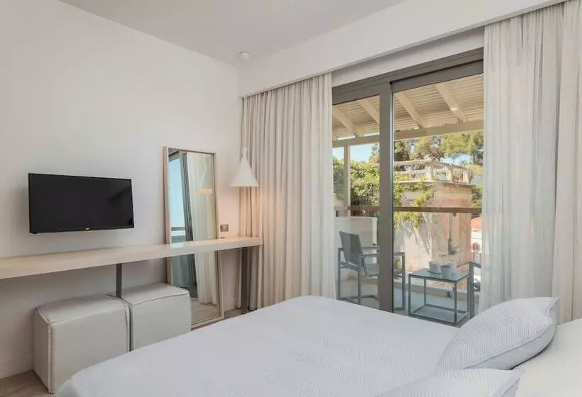 اتاق لوکس با چشم‌انداز استخر, Ino Hotel & Suites