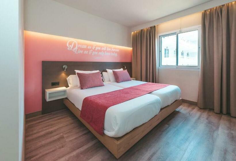 家庭套房, Marins Playa