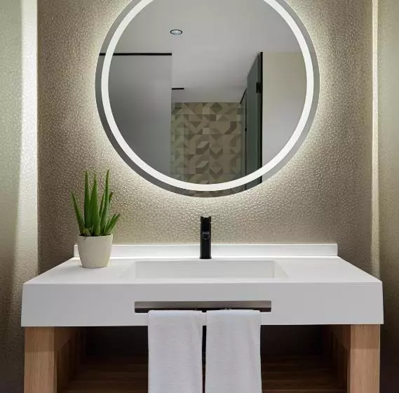 Standard swim-up room, MYND Adeje