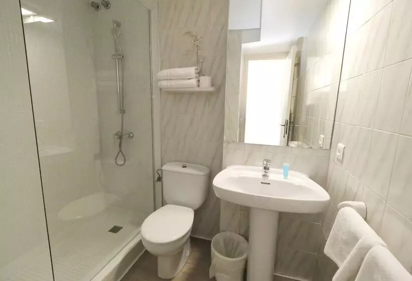 استودیوی استاندارد, Naika Studios & Apartments