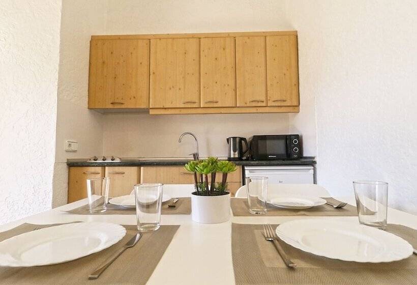 Апартаменты 1 Спальня, Naika Studios & Apartments