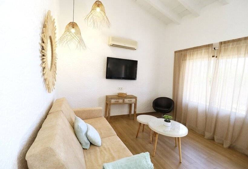 Апартаменты 1 Спальня, Naika Studios & Apartments