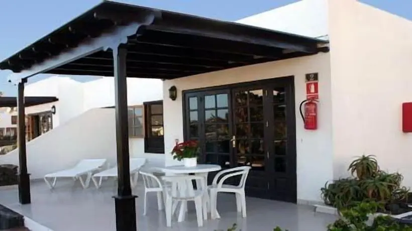 Bungalow allasnäkymä, Bungalows Playa Limones