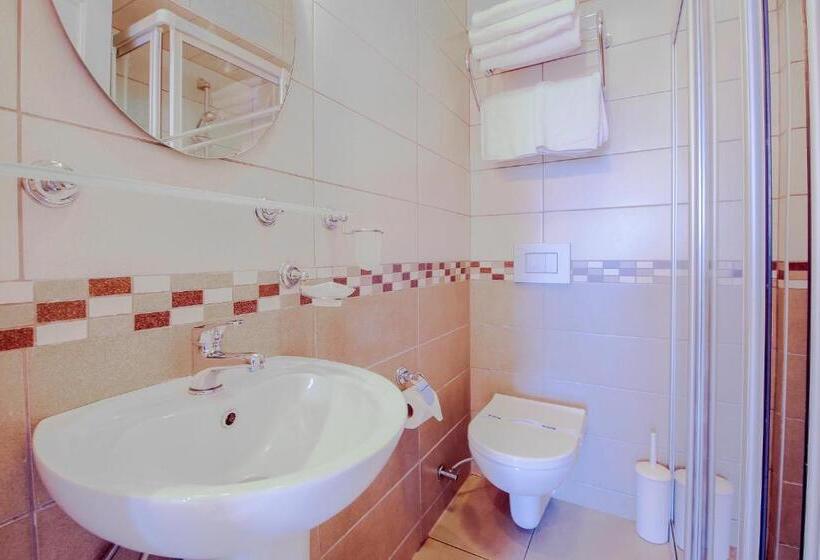 סוויטה משפחתית, Amphora