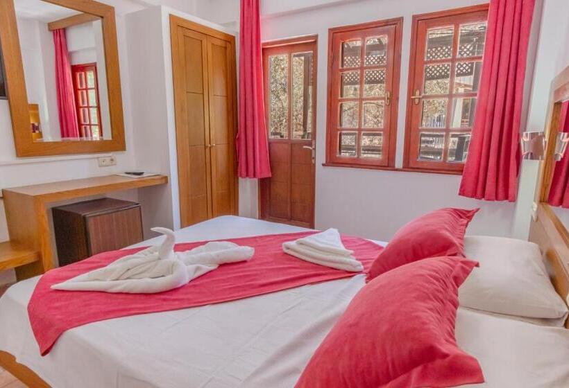 Номер Стандарт, Club Pink Palace