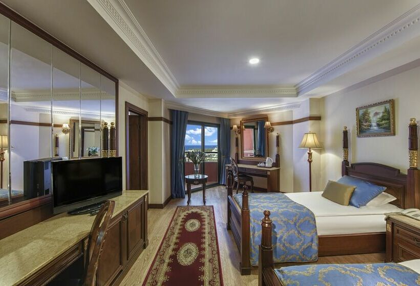 اتاق اساندارد با چشمانداز جانبی به دریا, Delphin Palace