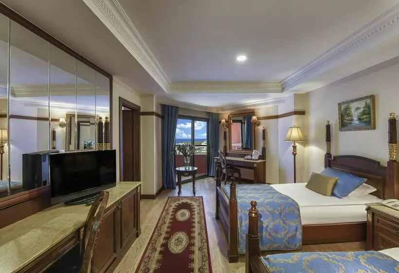 اتاق اساندارد با چشمانداز جانبی به دریا, Delphin Palace