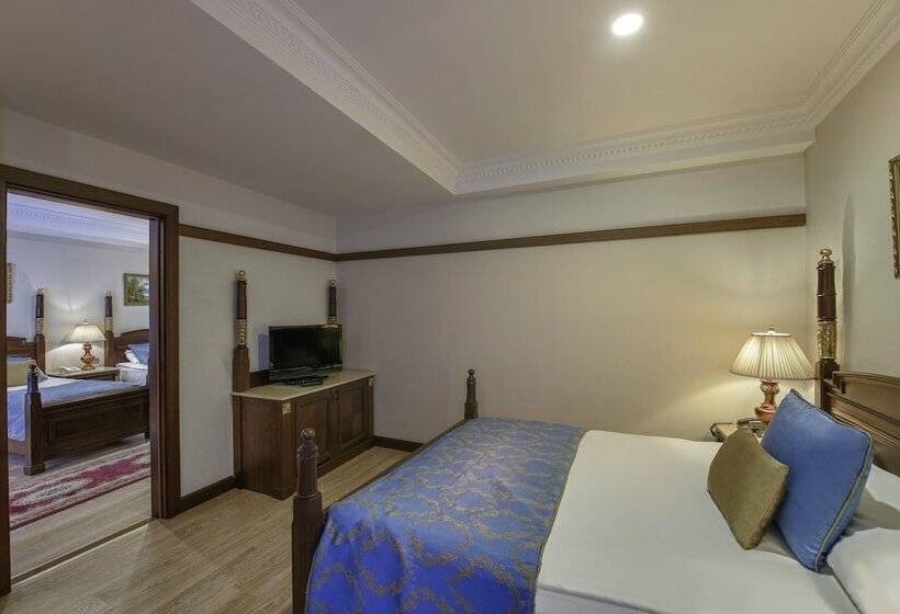 اتاق خانوادگی, Delphin Palace