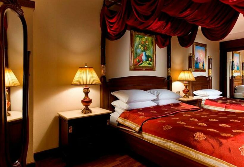 سوییت جونیور با چشمانداز دریا, Delphin Palace