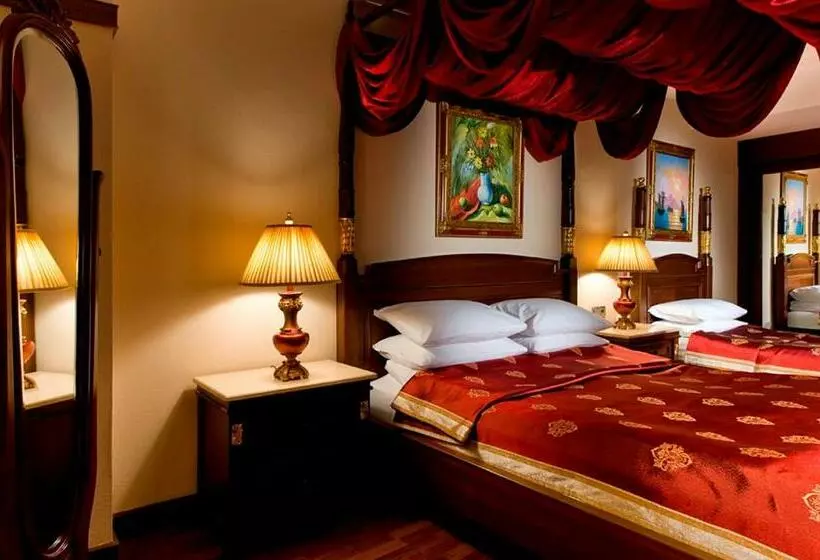 سوییت جونیور با چشمانداز دریا, Delphin Palace