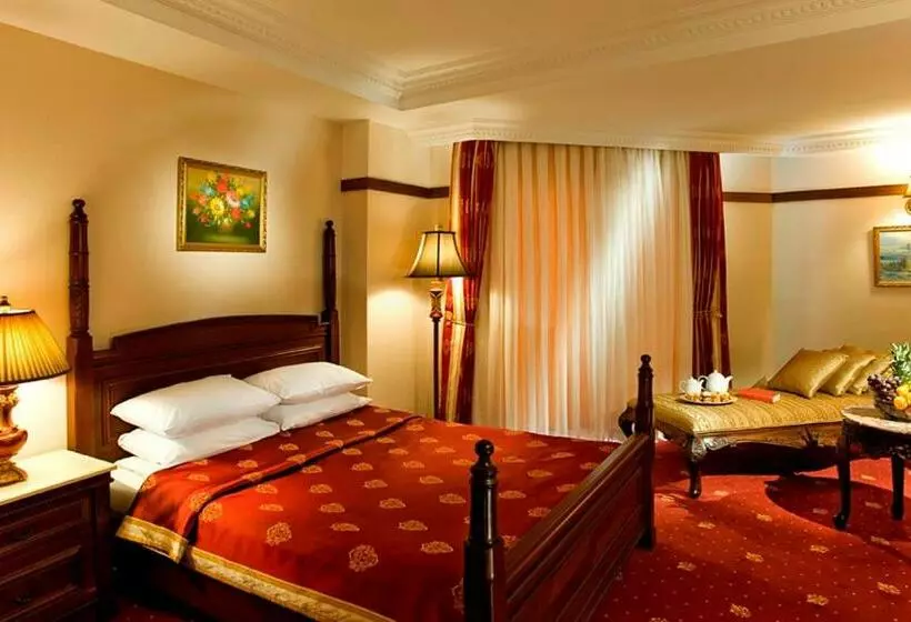 سوییت جونیور با چشمانداز دریا, Delphin Palace
