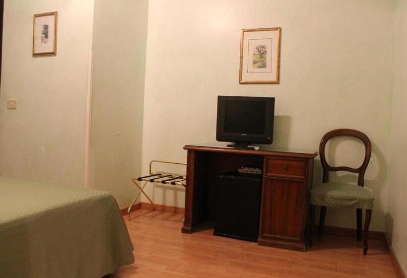 اتاق استاندارد سه نفره, Fiori