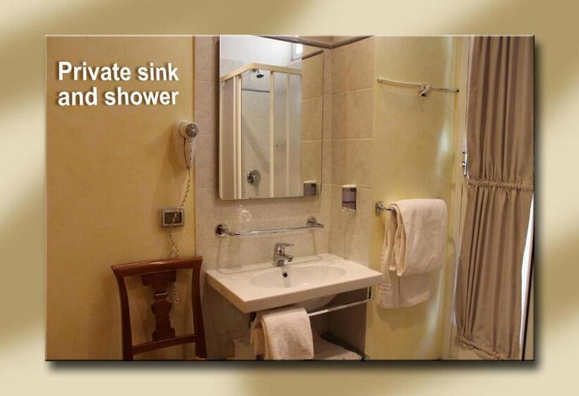 اتاق استاندارد با سرویس بهداشتی مشترک, Fiori