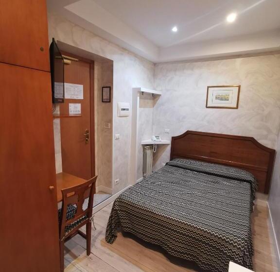 اتاق استاندارد با سرویس بهداشتی مشترک, Fiori