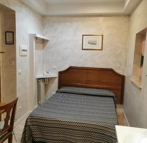 اتاق استاندارد با سرویس بهداشتی مشترک, Fiori