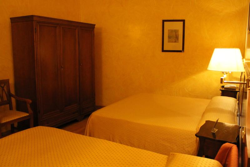 اتاق استاندارد چهار تخته, Fiori