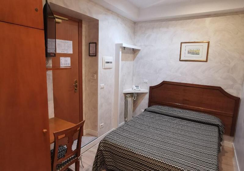 اتاق استاندارد با سرویس بهداشتی مشترک, Fiori