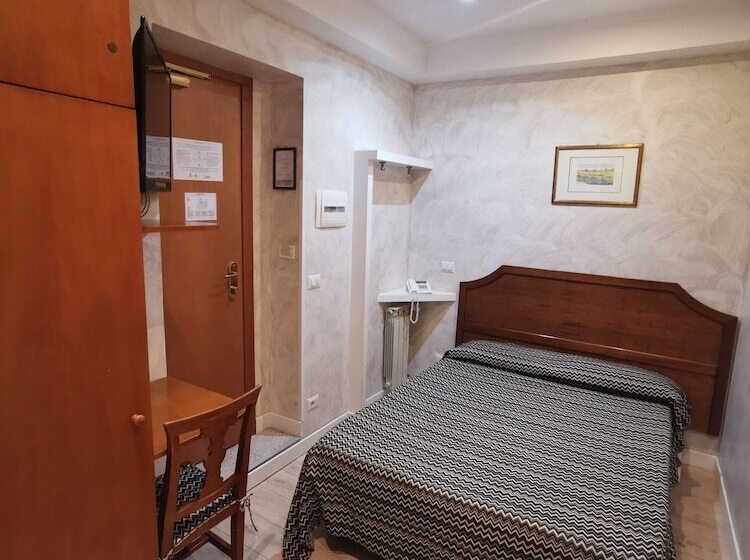 اتاق استاندارد با سرویس بهداشتی مشترک, Fiori