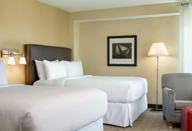 ２ダブルベッドのスタンダードルーム, Four Points By Sheraton Orlando International Drive