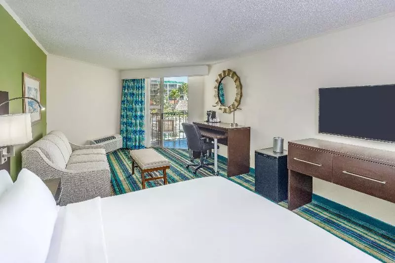 キングサイズベッドのスタンダードルーム, Holiday Inn Key Largo, An Ihg