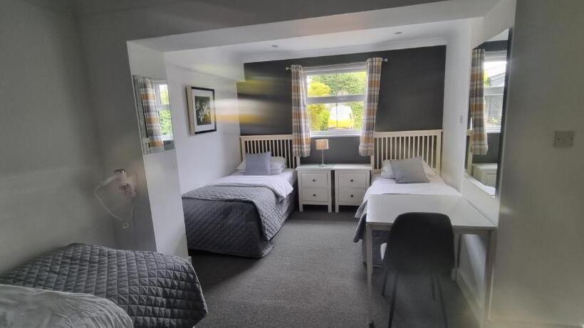 家庭间, Hunters Meet