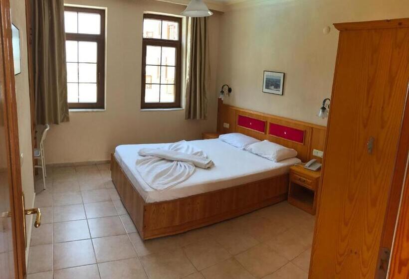 דירת חדר, Nar Apart