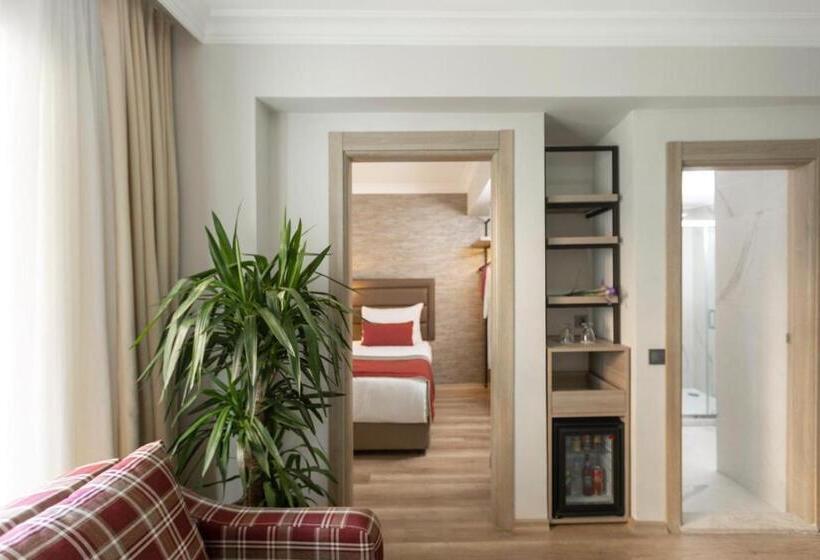 小型套房带泳池景, Pırıl Hotel Thermal&beauty Spa