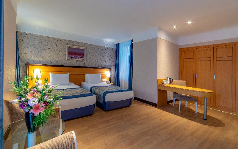 اتاق اساندارد با چشم‌انداز جانبی به دریا, Porto Bello Hotel Resort & Spa