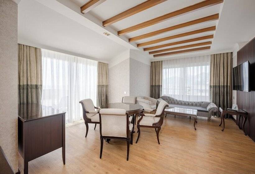 سوئیت سینیور, Porto Bello Hotel Resort & Spa