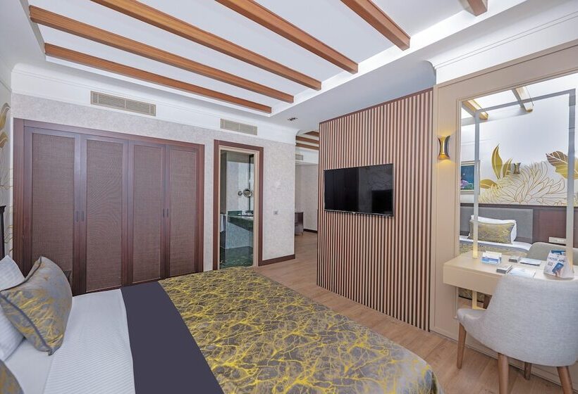 سوئیت سینیور, Porto Bello Hotel Resort & Spa