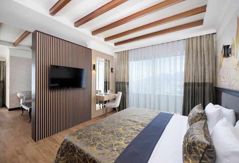 سوئیت سینیور, Porto Bello Hotel Resort & Spa