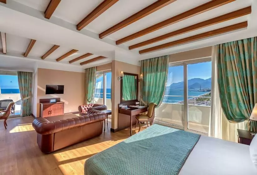 سوییت جونیور, Porto Bello Hotel Resort & Spa