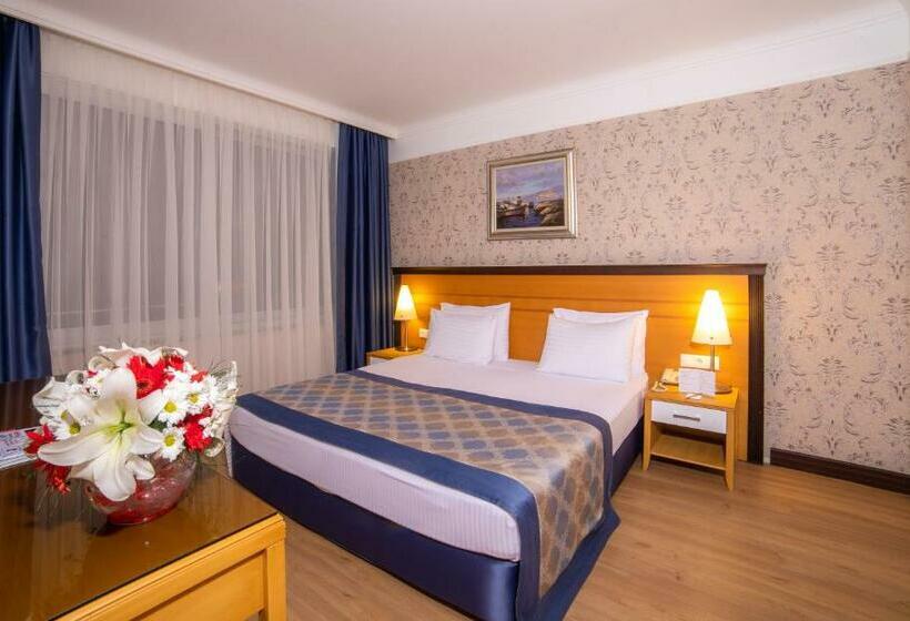 سوییت جونیور, Porto Bello Hotel Resort & Spa