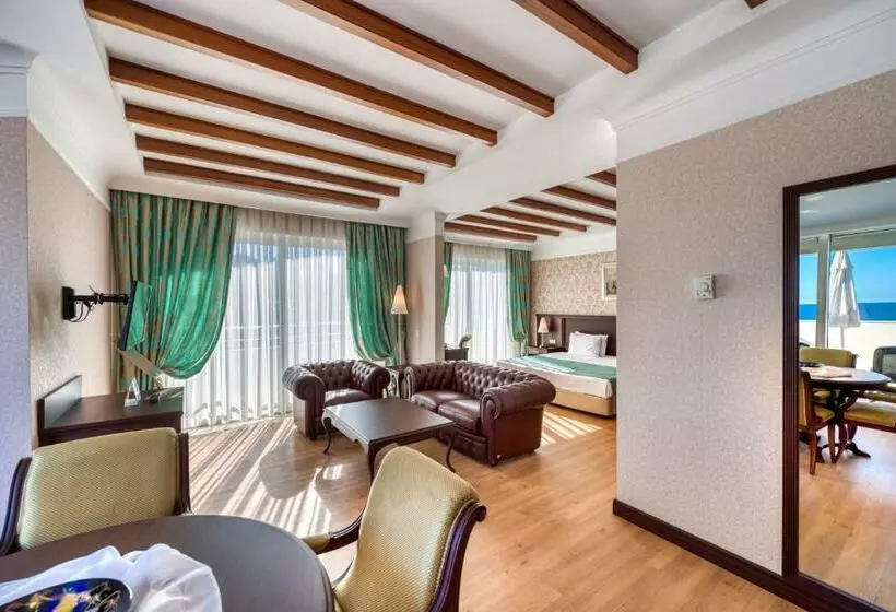 سوئیت سینیور, Porto Bello Hotel Resort & Spa